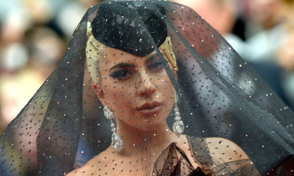 Voldtekt, rusproblemer og ville fester preger Lady Gagas liv